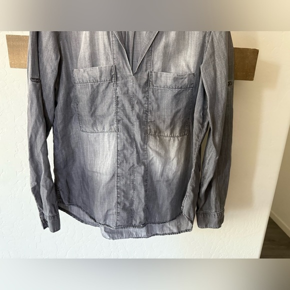 Cloth & Stone|Anthro women’s Gray wash Lyocell Tencel long sleeve shirt w pocket - Picture 3 of 10